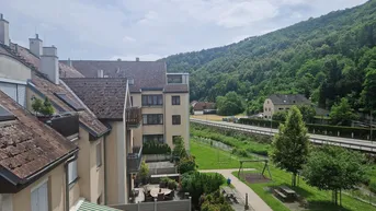 Expose TRAUMHAFTE, SEHR GEPFLEGTE 1-ZIMMER-BALKONWOHNUNG MIT ANLEGEREIGNUNG IN TOPLAGE MIT HERRLICHEM AUSBLICK