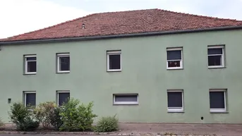 Expose GROSSES WOHNHAUS MIT TOLLEM GARTEN SAMT HERRLICHEN SONNENTERRASSEN IN GEDERSDORF