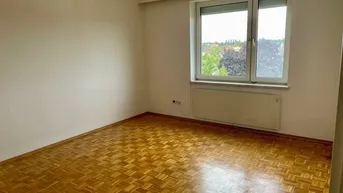 Expose Top Aussicht! Dachgeschoßwohnung ohne Dachschrägen!