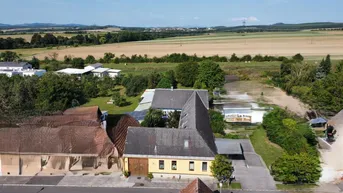 Expose Großzügiges Einfamilienhaus mit Einliegerwohnung in ländlicher Lage