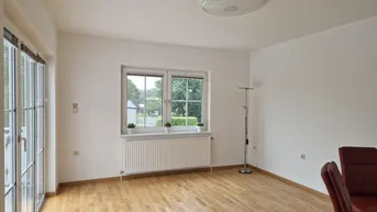Expose LIEBEVOLL SANIERTER BUNGALOW IN BEGEHRTER WOHNLAGE SAMT HOHER LEBENSQUALITÄT UND GUTER VERKEHRSANBINDUNG