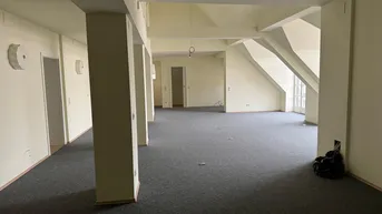 Expose Luxus-Innenstadtwohnung mit Dachterrasse und Garage
