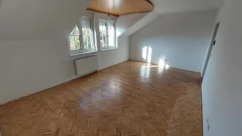Expose Sehr gutes Preis-Leistungs-Verhältnis! 3,5 Zi.-DG-Wohnung, unmittelbare Stadtnähe, zahlreiche Einkaufsmöglichkeiten!