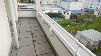 Expose PROVISIONSFREIE, TRAUMHAFTE, SEHR GEPFLEGTE 2-ZIMMER-TERRASSENWOHNUNG IN TOPLAGE IM ZENTRUM