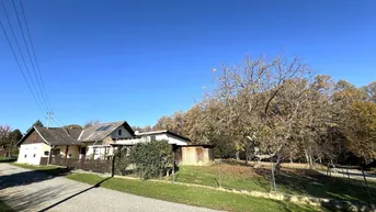 Expose Neuer Preis - Idyllisch Wohnhaus, Ruhelage und schönem Grundstück: Gesamt 3.600 m²