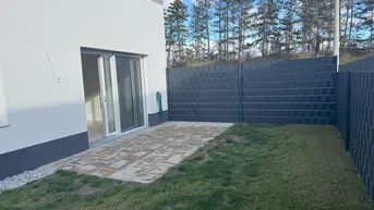 Expose ERSTBEZUG im Reihenhaus! Vollkeller - Eigengarten - 2 Parkplätze