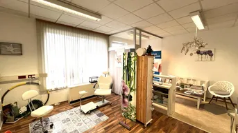 Expose 4 Wohnungen &amp; 2 Geschäftsräume im Zentrum!