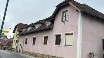 Expose GROSSZÜGIGES LANDHAUS MIT KLEINER HALLE ALS WERKSTATT UND ABSTELLFLÄCHE SOWIE EIN EHEMALIGES HEURIGENLOKAL MIT VIEL POTENTIAL