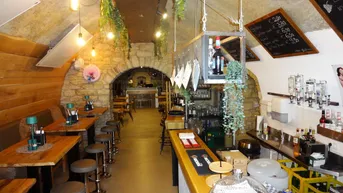 Expose Das Glashaus - Lokal bei der B10 !