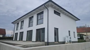 Expose WOHNEN AN DEN DONAUAUEN UND AM WAGRAM: MODERN, MASSIV &amp; HOCHWERTIG WOHNEN IN DER WEINREGION WAGRAM MIT BESTER INFRASTRUKTUR UND VERKEHRSANBINDUNG