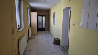 Expose Charmantes Einfamilienhaus mit kleinem Weinkeller