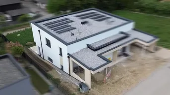 Expose NEUER PREIS: Doppelhaushälfte in Melk samt Garten, LWP und PV-Anlage - belagsfertig (Haus Links)