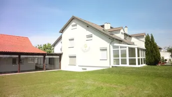 Expose Modernes Reihenhaus auf großem Grund