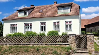 Expose IDYLLISCHER EHEMALIGER BAUERNHOF