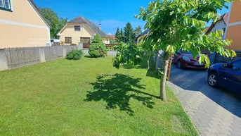 Expose GROSSE WOHNUNG MIT EIGENEM GARTENANTEIL