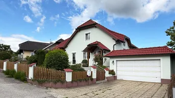 Expose Landsitz in unmittelbarer Nähe zu Steyr mit großem Garten, Pool, Doppelgarage und Carport