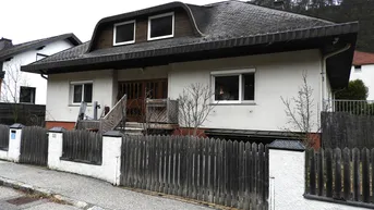 Expose Einfamilienhaus in ruhiger Sackgasse umgeben von Natur und Grünflächen