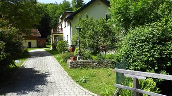 Expose Landwirtschaftliches Anwesen mit angeschlossenem Wald und Agrarflächen