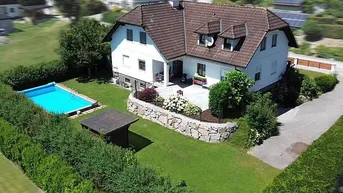 Expose Attraktives Einfamilienhaus mit drei Wohneinheiten im Dachgeschoss – Wohnen &amp; Vermieten unter einem Dach in Ardagger