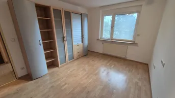 Expose SEHR GEPFLEGTE 3 ZIMMER WOHNUNG MIT LOGGIA