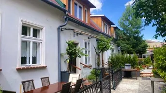 Expose Ländliche Eleganz neu interpretiert – Streckhof mit zwei Wohneinheiten, Arkadenflair &amp; Pooloase!