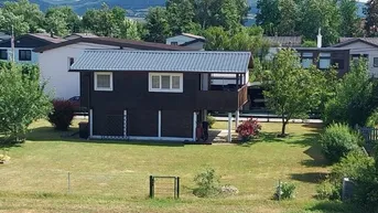 Expose ZWEITWOHNSITZ ODER KLEINES KNUSPERHÄUSCHEN FÜR EIN BIS ZWEI PERSONEN IN SCHÖNSTER GRÜN- UND RUHELAGE IN LANGENLEBARN AN DER DONAU AUF PACHTGRUND