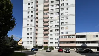 Expose Eigentumswohnung mit 82m² 10 Stock in beliebter ruhiger Wohnlage in Linz