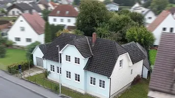 Expose Bürgerliches Einfamilienhaus mit viel Platz, liebenswerten Garten und tollem Ausblick!