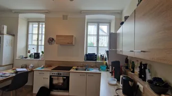 Expose FREUNDLICHE ERDGESCHOSSWOHNUNG IM ZENTRUM VON GROßWEIKERSDORF MIT PARKPLATZ