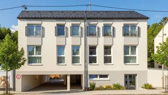 Moderne Wohnanlage mit heller Fassade, vielen Fenstern und überdachtem Parkbereich im Erdgeschoss.