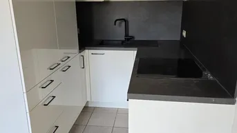 Expose MODERNE DACHGESCHOSSWOHNUNG IN ZENTRUMSNÄHE!