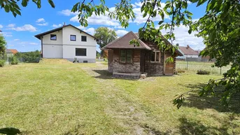 Expose Zweifamilienhaus mit weitläufigem Garten