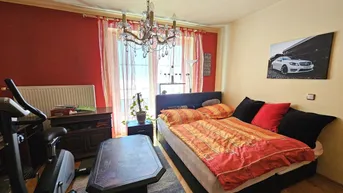 Expose Wohnhaus mit über 4.200m² großem Grundstück, Halle und Garagen