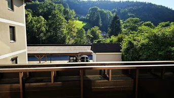 Expose 3-Zimmer-Wohnung mit westseitiger Loggia in schöner Wohnanlage in Edlitz