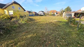 Expose Großzügiges Baugrundstück in ruhiger Siedlungslage - Wohnen mit Lebensqualität !