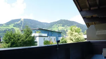 Expose Viel Platz, viel Privatsphäre! Große 3-Zimmer Wohnung im 2-Parteien-Haus in top Wohnlage