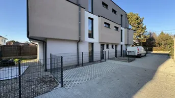 Expose LETZTES FREIES HAUS! PROVISIONSFREI. U1 UND U2-ANBINDUNG. SÜD-WEST-DOPPELHAUS MIT 5 ZIMMERN, 2 BÄDERN, 3 WC´s.