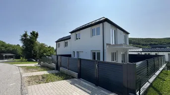 Expose TOP-ZENTRUMSLAGE. EXQUISITES 5 ZIMMER-ZIEGELHAUS! 2 BÄDER-3 TOILETTEN. EDLE AUSSENANLAGEN. PROVISIONSFREI für den Käufer.