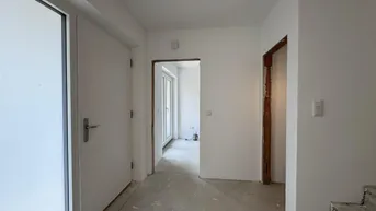 Expose AKTIONSPREIS! CARPORT. 5 ZIMMER. 2 BALKONE. 2 TERRASSEN. PROVISIONSFREI für den Käufer.