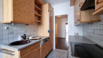 Expose FERNWÄRME-HEIZUNG! ÄUSSERST GEPFLEGTE 3 ZIMMER-WOHNUNG IM 2. LIFTSTOCK. ZENTRALE, RUHIGE LAGE.