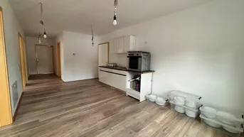 Expose Erstbezug! - 4 Zimmer Erdgeschosswohnung mit Parkplatz