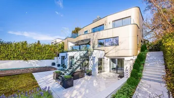 Expose EXQUISITE HIGH-TECH FAMILY VILLA!