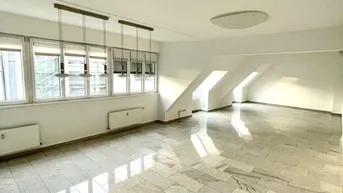 Expose WOHNEN UND ARBEITEN! LICHTDURCHFLUTETE 7 ZIMMER WOHNUNG MIT DACHTERRASSE ZU VERMIETEN