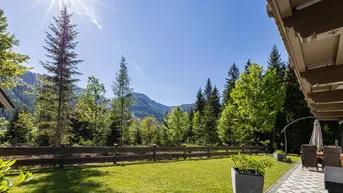 Expose „Sonnenverwöhntes Wohnen mit Bergblick – Ihr Rückzugsort am Waldrand“.
