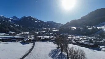 Expose Exklusives Grundstück am Golfplatz für ein Chalet (06333)