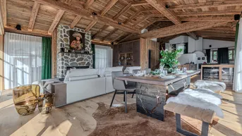 Expose Exklusives Luxus-Chalet mit Außenpool in Toplage ( 05015 )