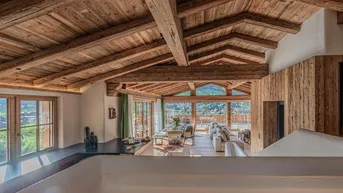 Expose Exklusives Luxus-Chalet mit Außenpool in Toplage ( 05015 )