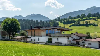 Expose Idyllisch gelegenes Landhaus mit traumhaftem Panoramablick ( 05153 )