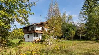 Expose Charmantes Grundstück mit einzigartigem Steinbergblick ( 05919 )