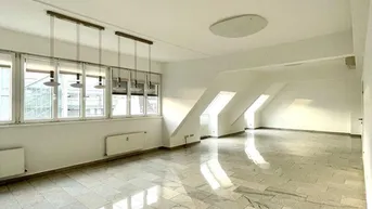 Expose WOHNEN UND ARBEITEN! LICHTDURCHFLUTETE 7-ZIMMER-WOHNUNG MIT DACHTERRASSE ZU MIETEN!